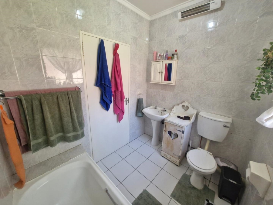 3 Bedroom Property for Sale in Rhodesdene Northern Cape